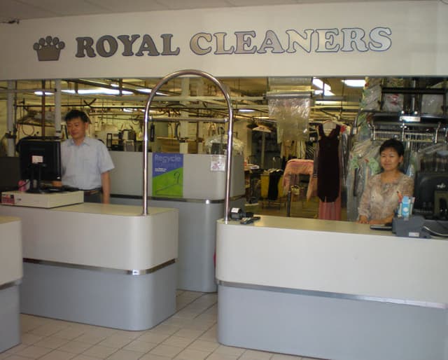 Dry cleaning rack